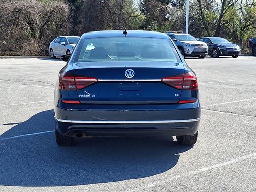 2018 Volkswagen Passat 