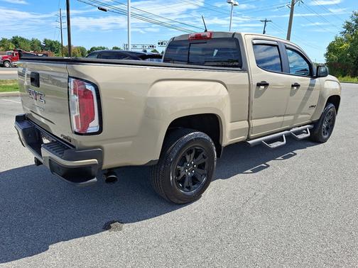 2022 GMC Canyon 4WD AT4 w/Leather