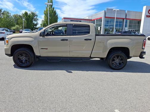 2022 GMC Canyon 4WD AT4 w/Leather