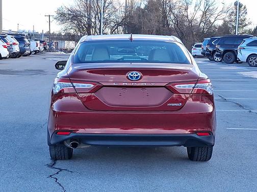 2020 Toyota Camry Hybrid XLE