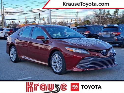 2020 Toyota Camry Hybrid XLE