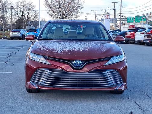 2020 Toyota Camry Hybrid XLE