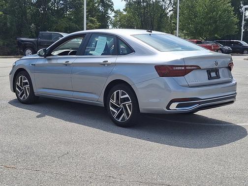 Silver 2024 Volkswagen Jetta SEL