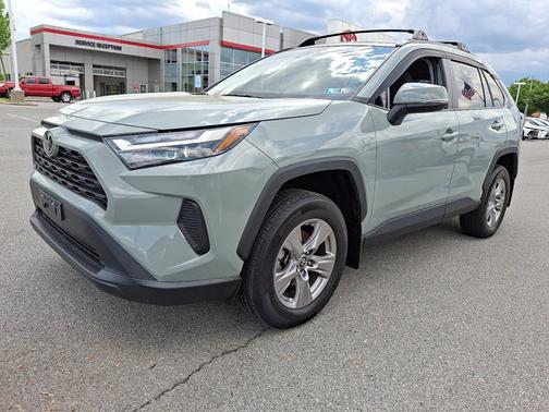 2022 Toyota RAV4 XLE