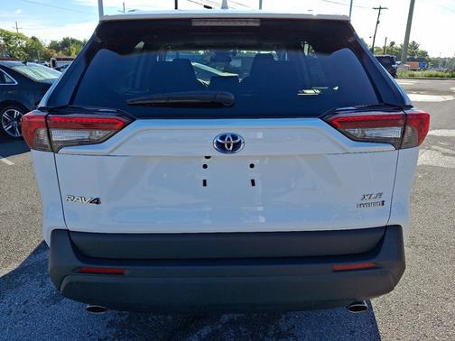 2023 Toyota RAV4 Hybrid XLE