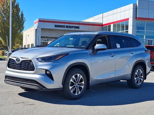 2025 Toyota Highlander XLE