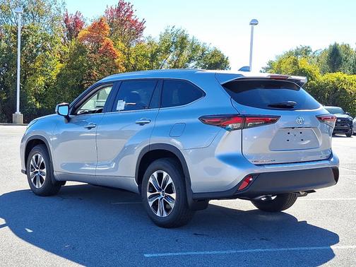 2025 Toyota Highlander XLE
