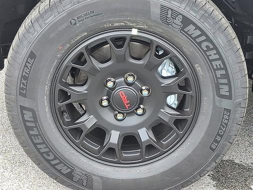 2025 Toyota 4Runner TRD Off Road