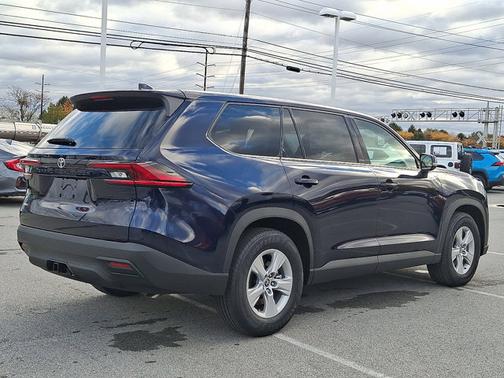 2025 Toyota Grand Highlander LE