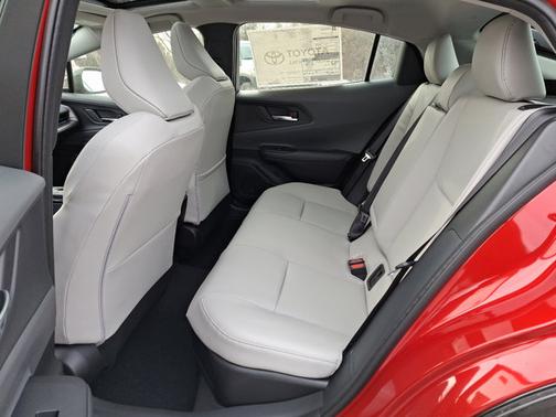 2024 Toyota Prius XLE