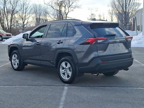 2020 Toyota RAV4 Hybrid XLE