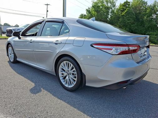 2019 Toyota Camry Hybrid XLE
