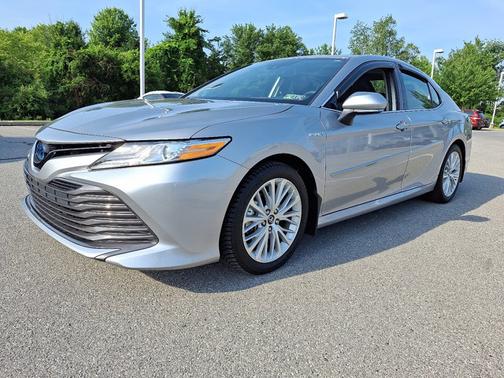 2019 Toyota Camry Hybrid XLE