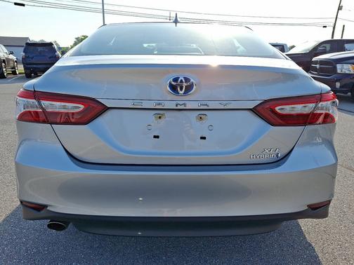 2019 Toyota Camry Hybrid XLE