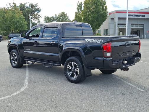 MIDNIGHT BLACK ME 2019 Toyota Tacoma TRD Sport