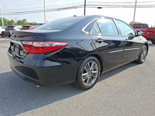 2017 Toyota Camry Hybrid SE