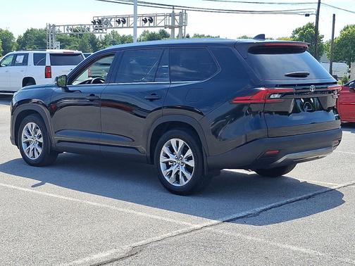 MIDNIGHT BLACK ME 2025 Toyota Grand Highlander Limited