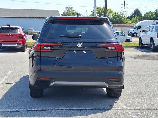 MIDNIGHT BLACK ME 2025 Toyota Grand Highlander Limited