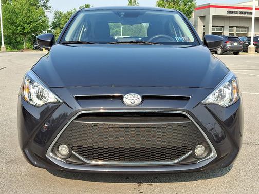 2020 Toyota Yaris LE