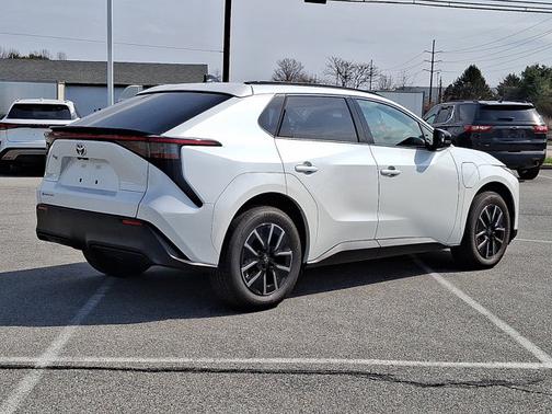 Wind Chill Pearl 2026 Toyota bZ XLE