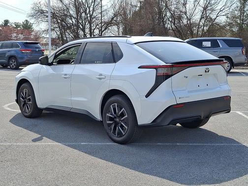 Wind Chill Pearl 2026 Toyota bZ XLE