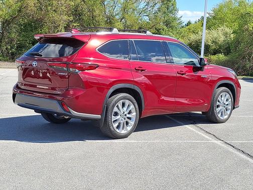 RUBY FLARE PEARL 2021 Toyota Highlander Hybrid Limited