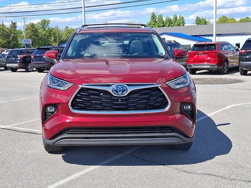 RUBY FLARE PEARL 2021 Toyota Highlander Hybrid Limited