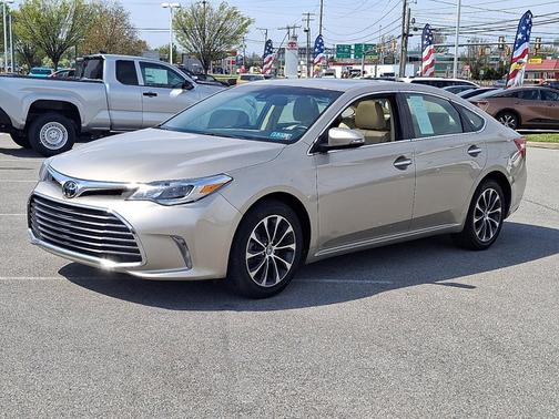 CREME BRULEE MICA 2017 Toyota Avalon XLE Premium