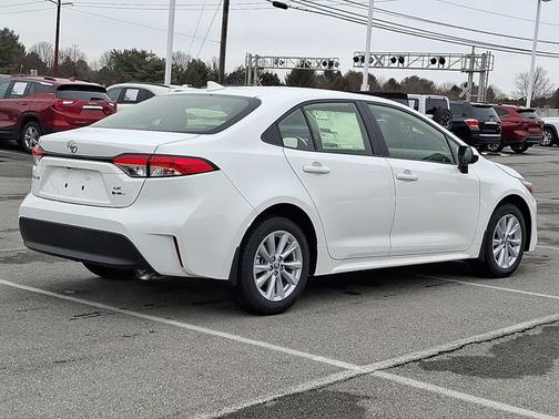2026 Toyota Corolla Hybrid LE