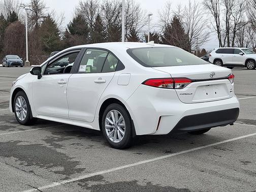 2026 Toyota Corolla Hybrid LE