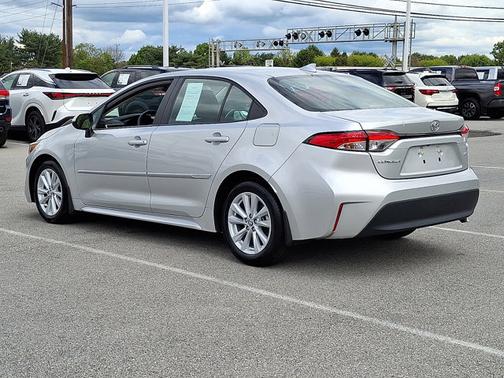 CLASSIC SILVER ME 2025 Toyota Corolla LE