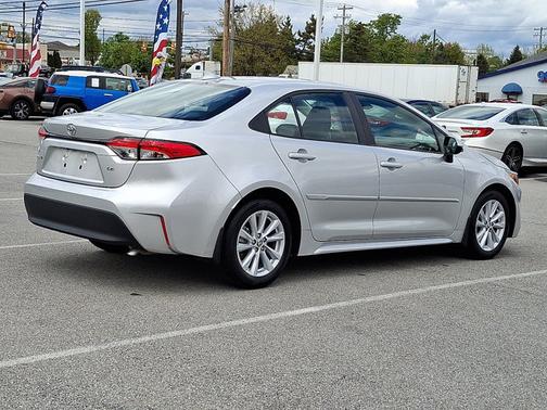 CLASSIC SILVER ME 2025 Toyota Corolla LE