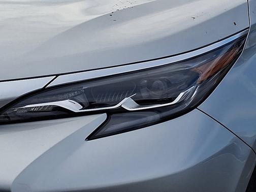 2025 Toyota Sienna Platinum