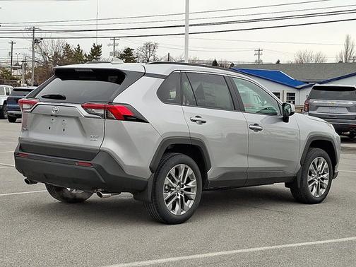 2025 Toyota RAV4 XLE Premium