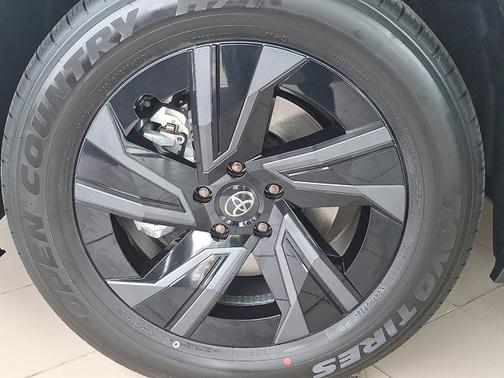 Wind Chill Pearl 2026 Toyota C-HR SE