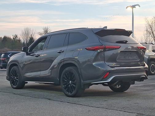 2023 Toyota Highlander XSE