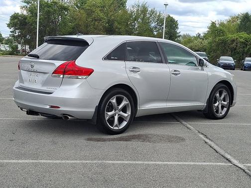 CLASSIC SILVER ME 2012 Toyota Venza Limited