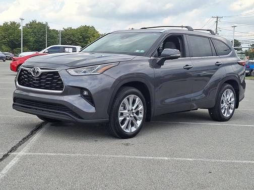 MAGNETIC GRAY 2025 Toyota Highlander Limited