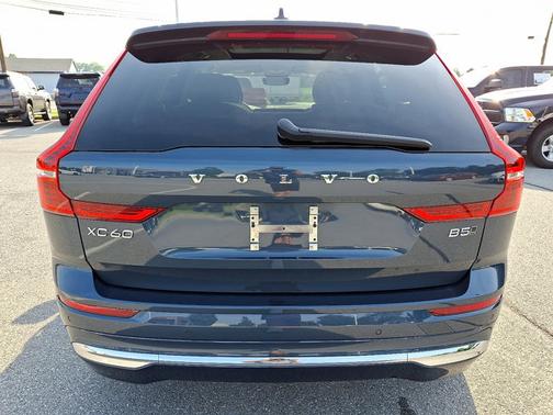 2023 Volvo XC60 Plus Bright Theme