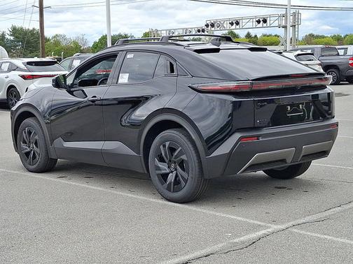 Midnight Black Metallic 2026 Toyota C-HR SE