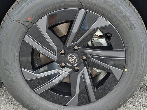 Midnight Black Metallic 2026 Toyota C-HR SE