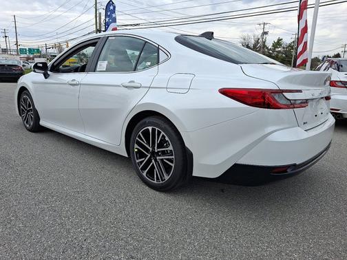 Wind Chill Pearl 2026 Toyota Camry XLE