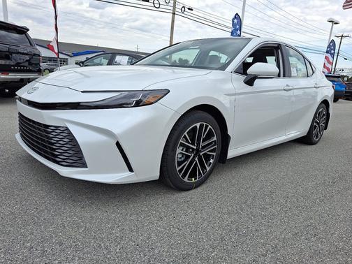 Wind Chill Pearl 2026 Toyota Camry XLE