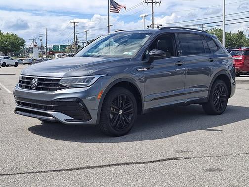 Gray 2022 Volkswagen Tiguan SE R-Line Black