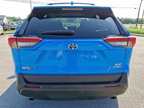 2020 Toyota RAV4 Hybrid XLE
