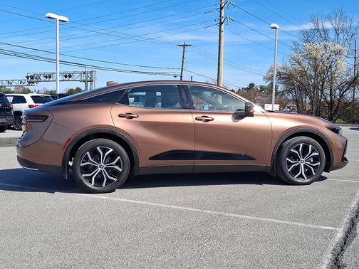 BRONZE AGE 2025 Toyota Crown XLE