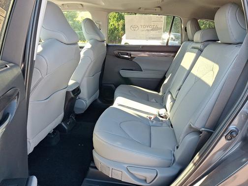 2025 Toyota Highlander Limited