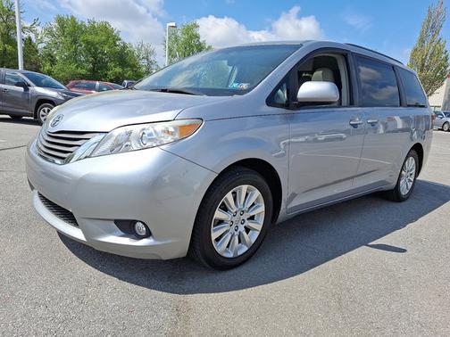 2012 Toyota Sienna XLE
