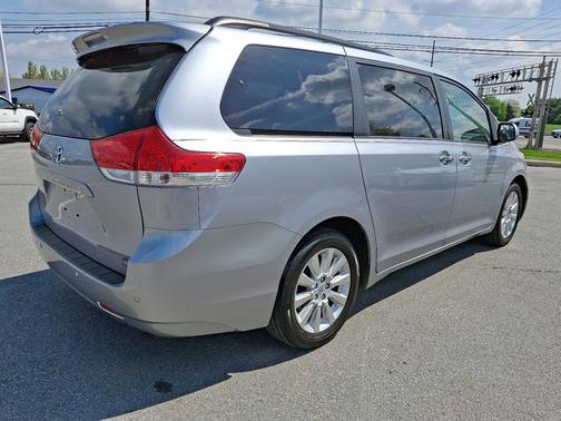 2012 Toyota Sienna XLE