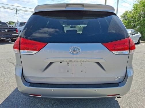 2012 Toyota Sienna XLE